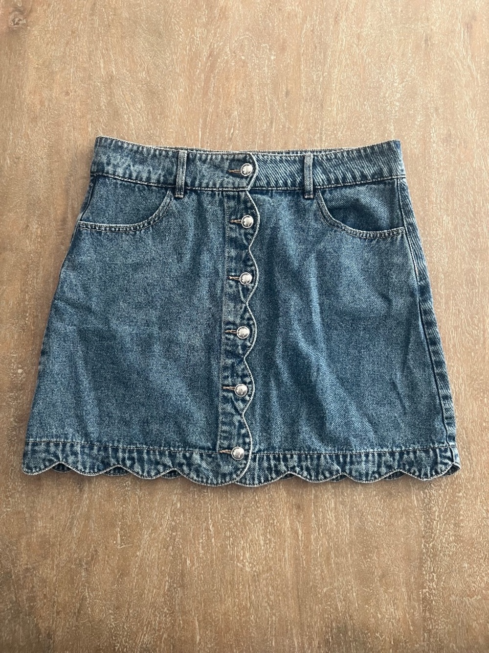 Harper Heritage by Francesca’s Scalloped Button Front Denim Mini Skirt NWT